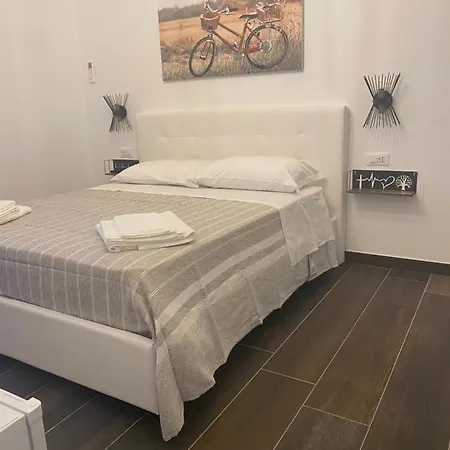 לינה וארוחת בוקר Liberta 3*